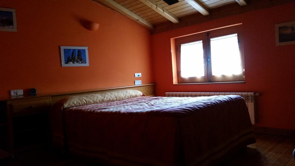 Casa Rural El Casillo Del Abuelo Goyo Casa de hóspedes Navarredonda de Gredos Quarto foto